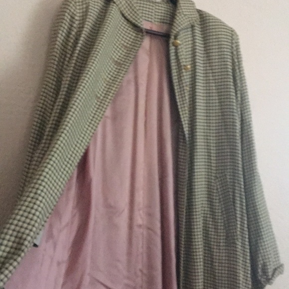 VINTAGE Fully Lined Coat. - Picture 4 of 6